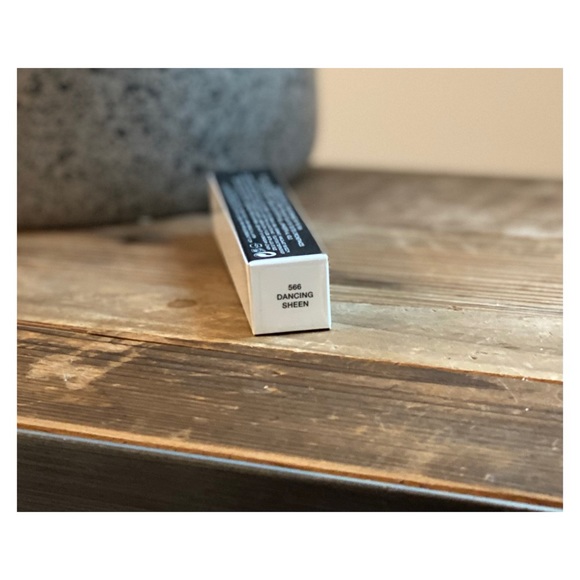 Marc Jacobs • Enamored • “Dancing Sheen” - Picture 3 of 7